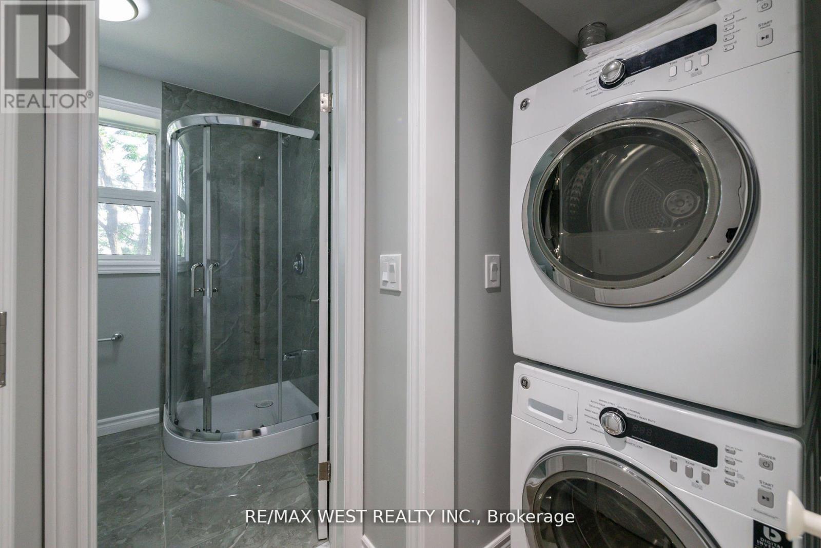 3 - 2A Fort Rouille Street, Toronto, ON - Indoor Photo Showing Laundry Room
