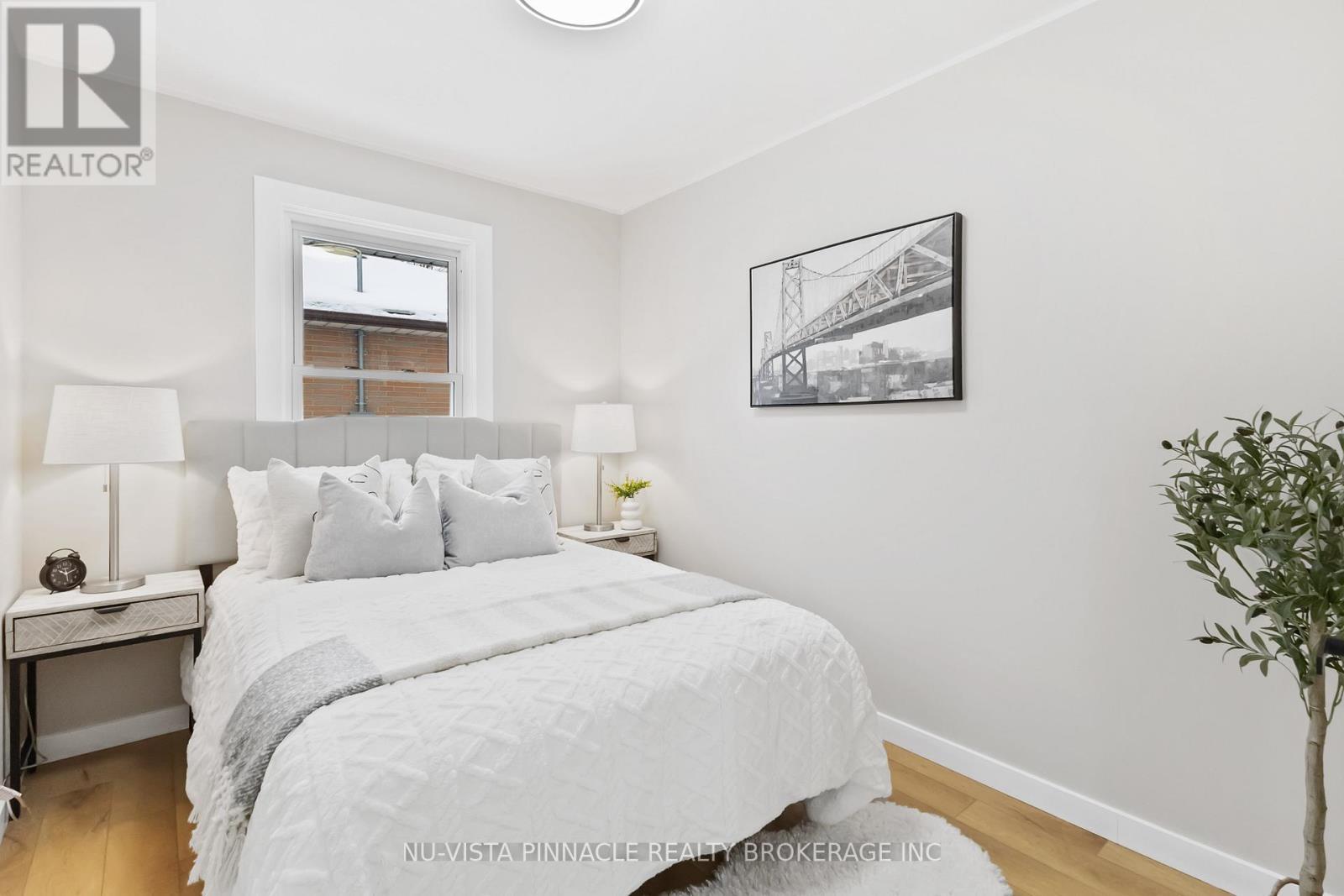 1840 Royal Crescent W, London East (East H), ON - Indoor Photo Showing Bedroom