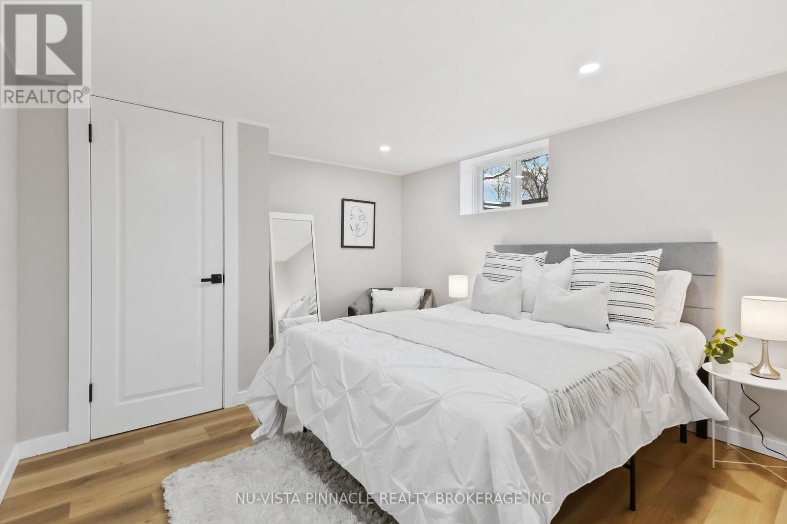 1840 Royal Crescent W, London East (East H), ON - Indoor Photo Showing Bedroom