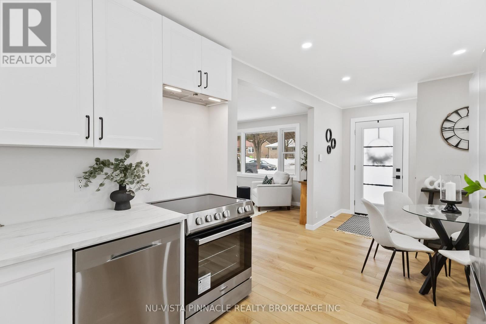 1840 Royal Crescent W, London East (East H), ON - Indoor