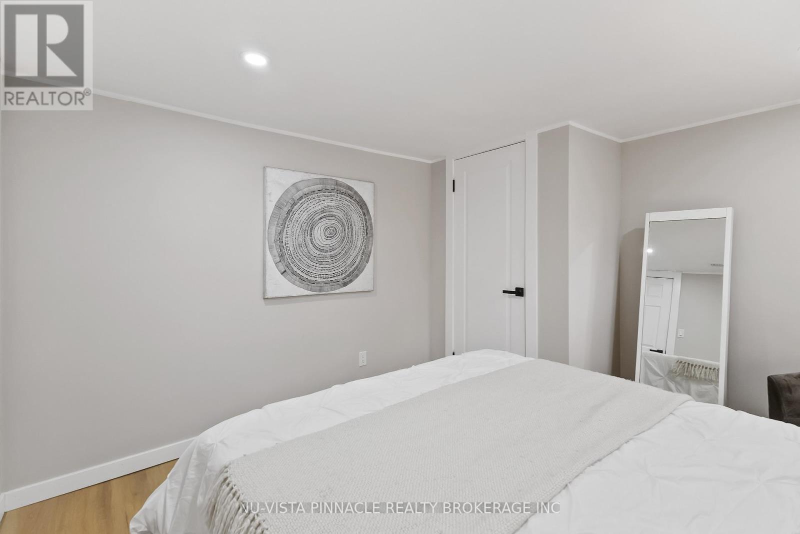 1840 Royal Crescent W, London East (East H), ON - Indoor Photo Showing Bedroom