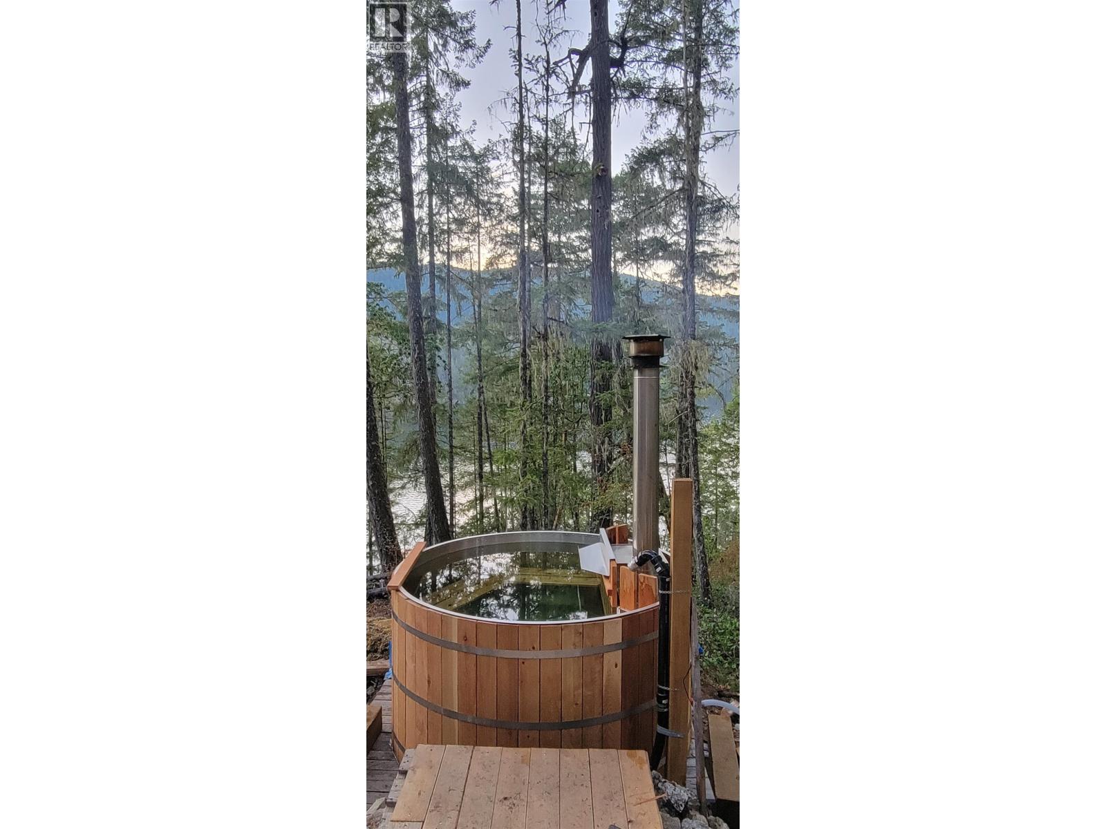 8444 West Sakinaw Lakeshore Way, Pender Harbour, BC - Outdoor