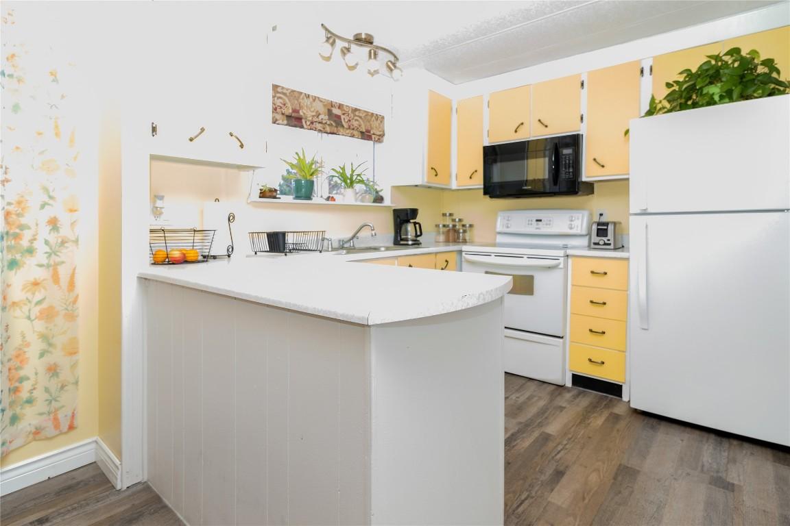 141-3745 Lakeshore Road, Kelowna, BC