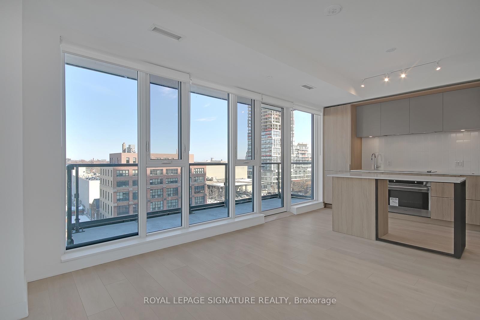 609-130 River Street, Toronto, ON - Indoor