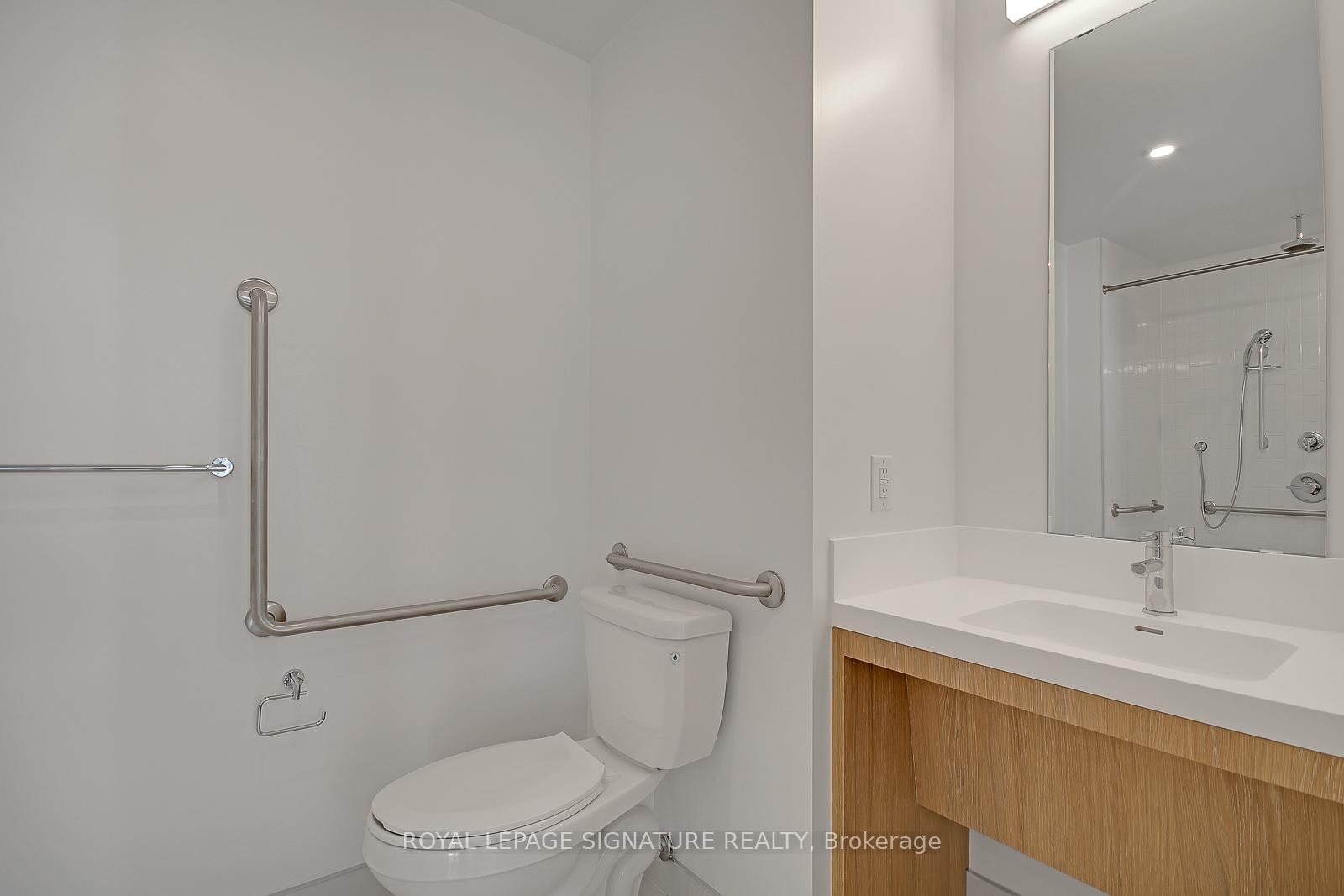 609-130 River Street, Toronto, ON - Indoor Photo Showing Bathroom