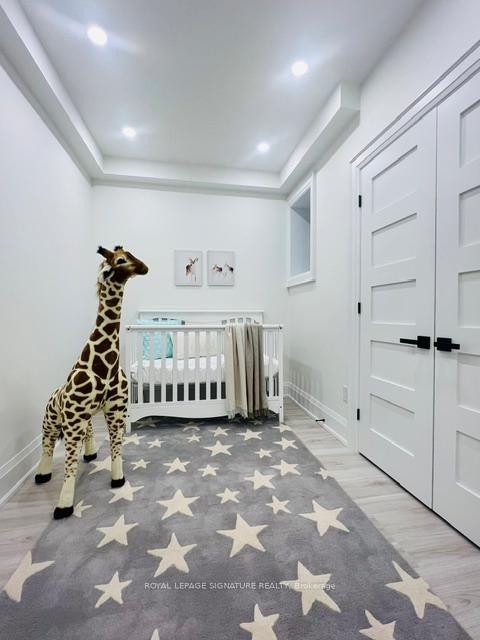 Lower-217 Euclid Avenue, Toronto, ON