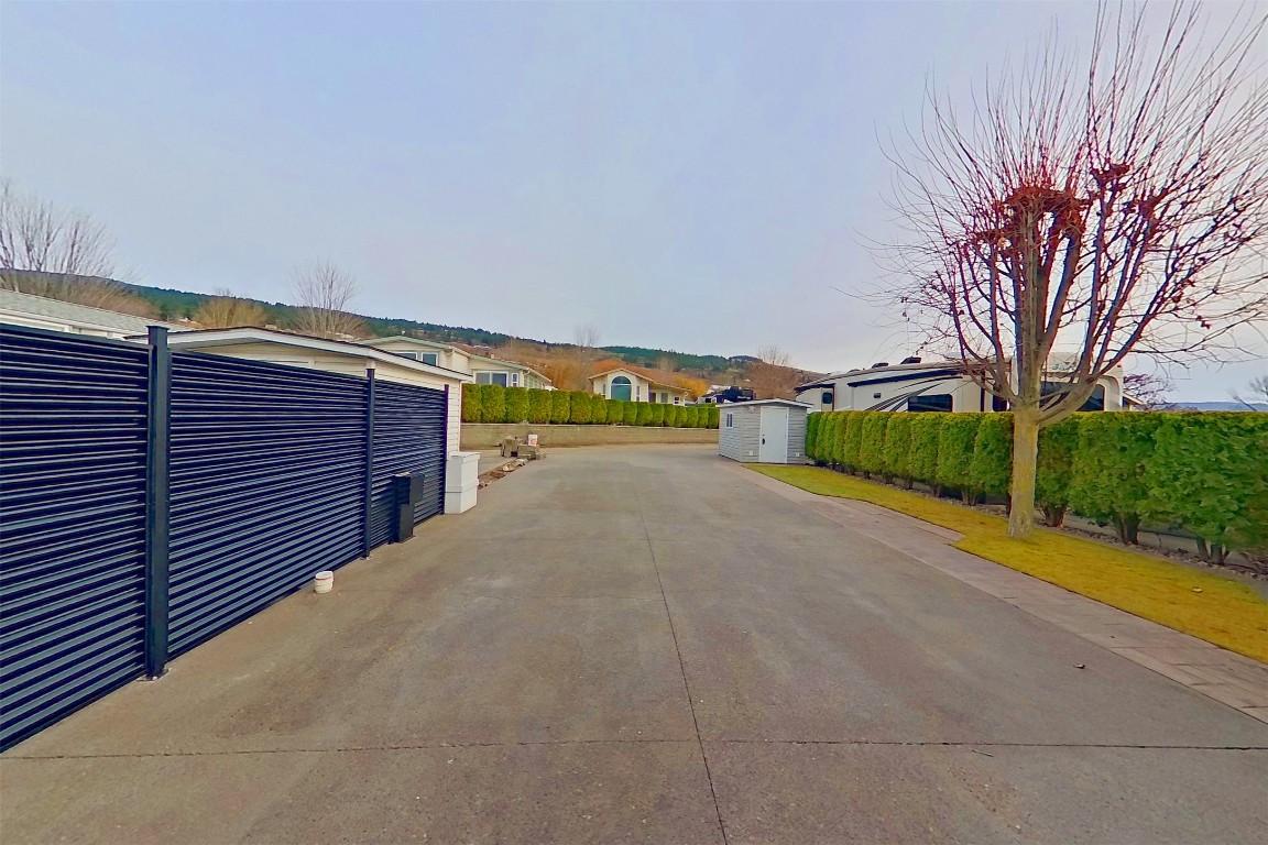 113-8000 Highland Road, Vernon, BC - Outdoor