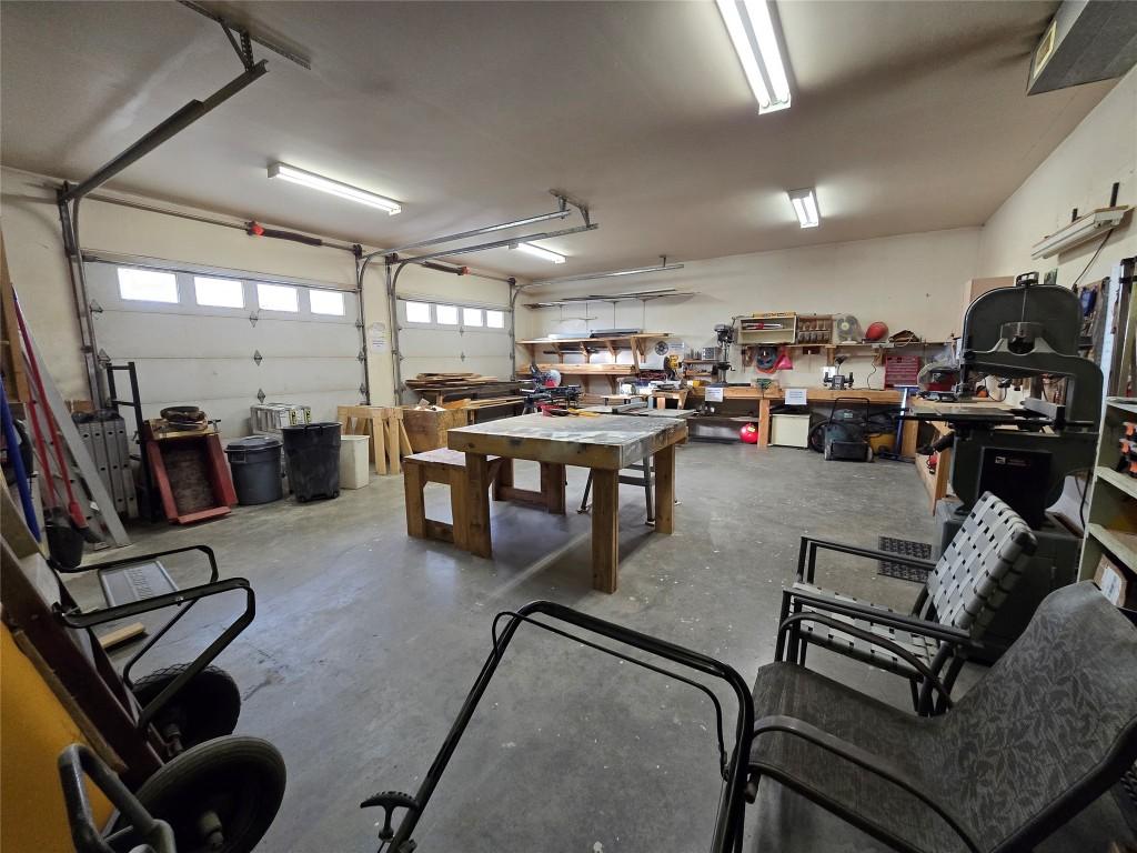 113-8000 Highland Road, Vernon, BC - Indoor Photo Showing Garage