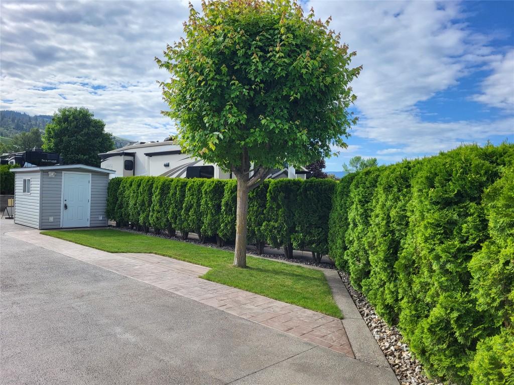 113-8000 Highland Road, Vernon, BC - Outdoor