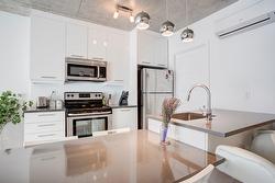 418-190 Rue Murray Montréal (Le Sud-Ouest), QC H3C 2C7