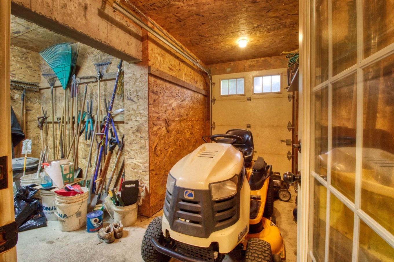 Shed - 60 Rue Lambton, Ormstown, QC - Indoor Photo Showing Basement