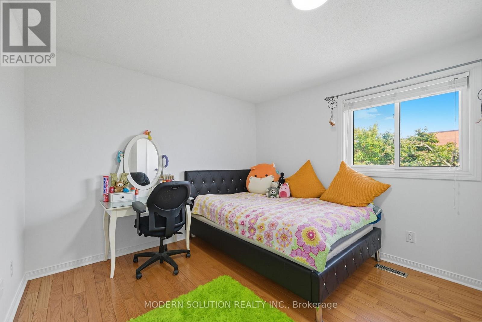 5 Woodlawn Court, Whitby, ON - Indoor Photo Showing Bedroom