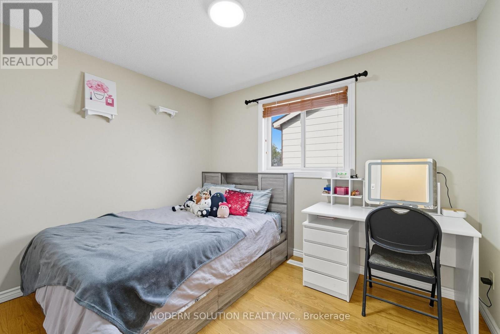 5 Woodlawn Court, Whitby, ON - Indoor Photo Showing Bedroom