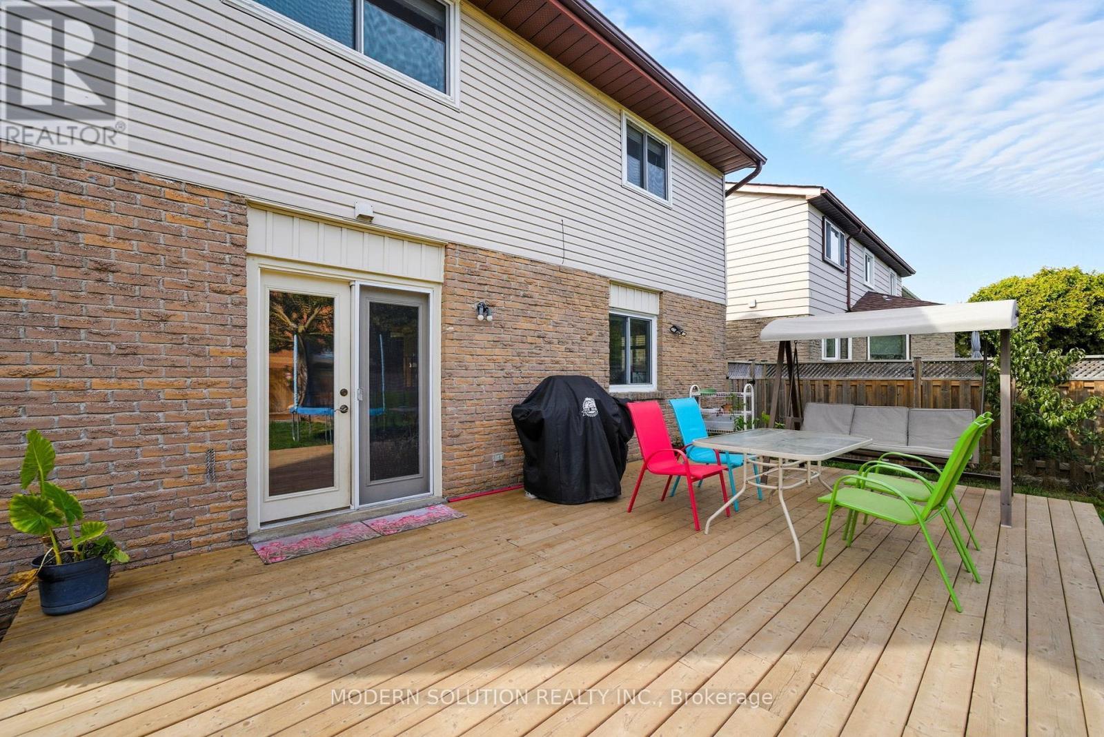 5 Woodlawn Court, Whitby, ON - Outdoor With Deck Patio Veranda With Exterior