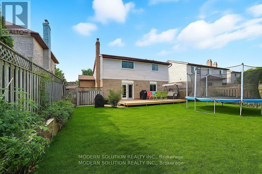 5 Woodlawn Court, Whitby, ON - Outdoor With Backyard With Exterior