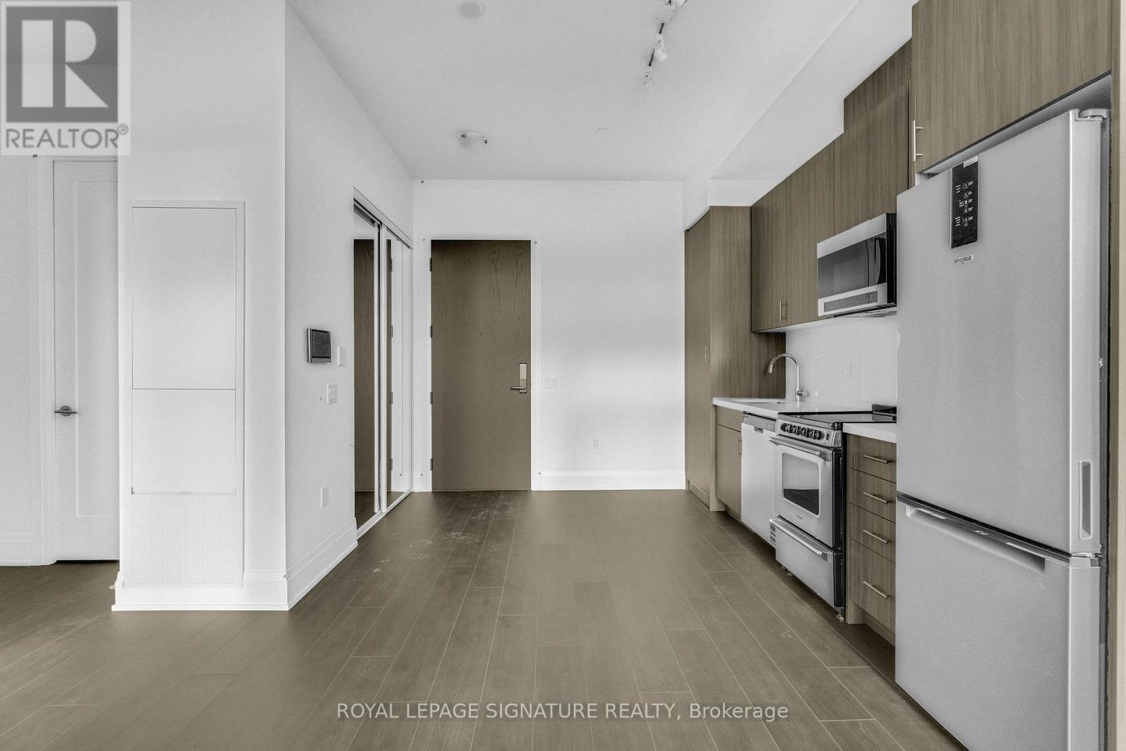 Ph111 - 412 Silver Maple Road, Oakville, ON - Indoor Photo Showing Kitchen