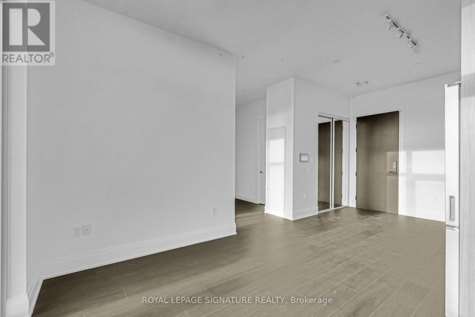 Ph111 - 412 Silver Maple Road, Oakville, ON - Indoor Photo Showing Other Room