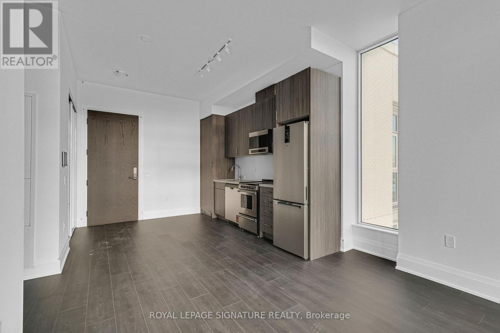 Ph111 - 412 Silver Maple Road, Oakville, ON - Indoor Photo Showing Kitchen With Stainless Steel Kitchen