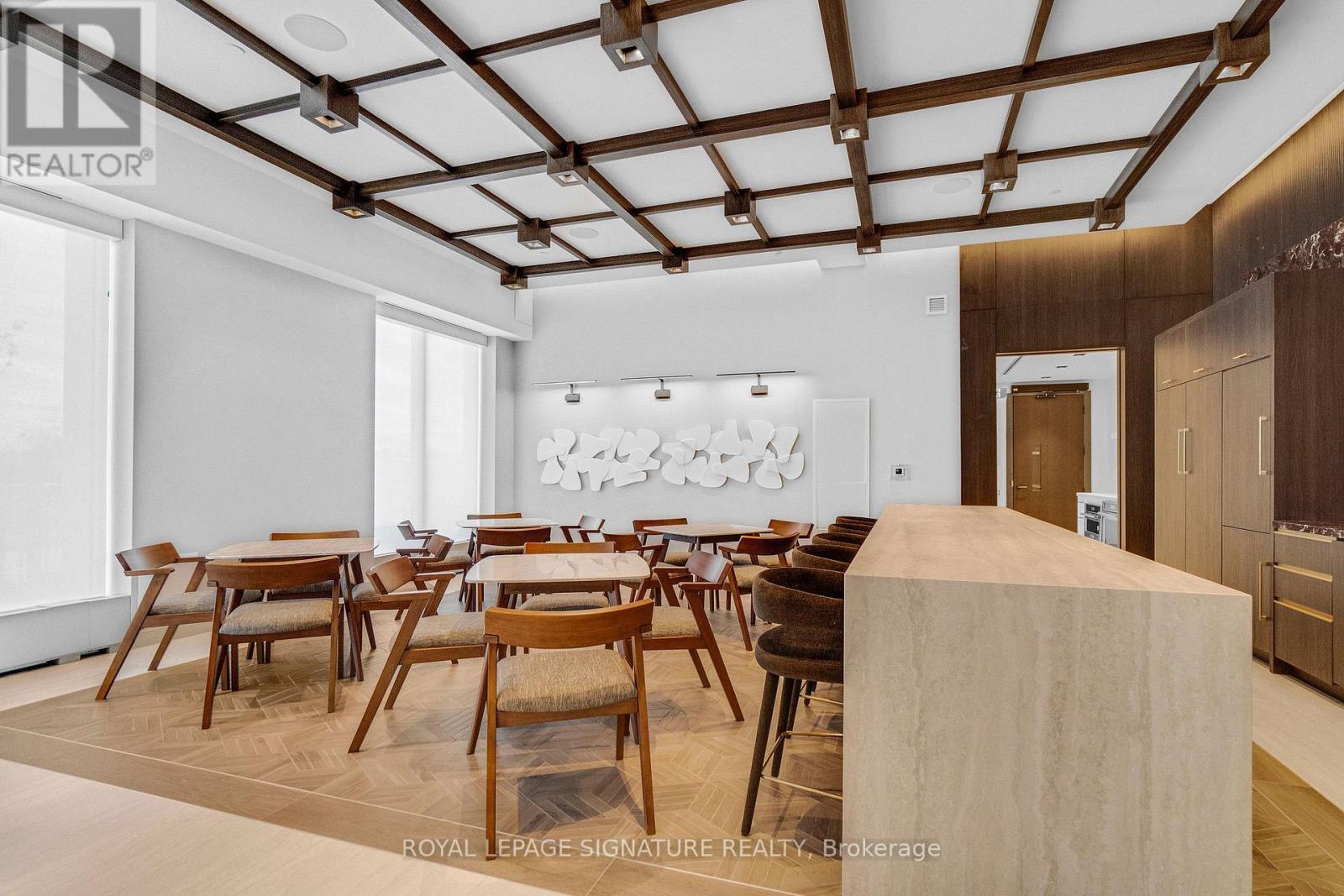 Ph111 - 412 Silver Maple Road, Oakville, ON - Indoor Photo Showing Dining Room