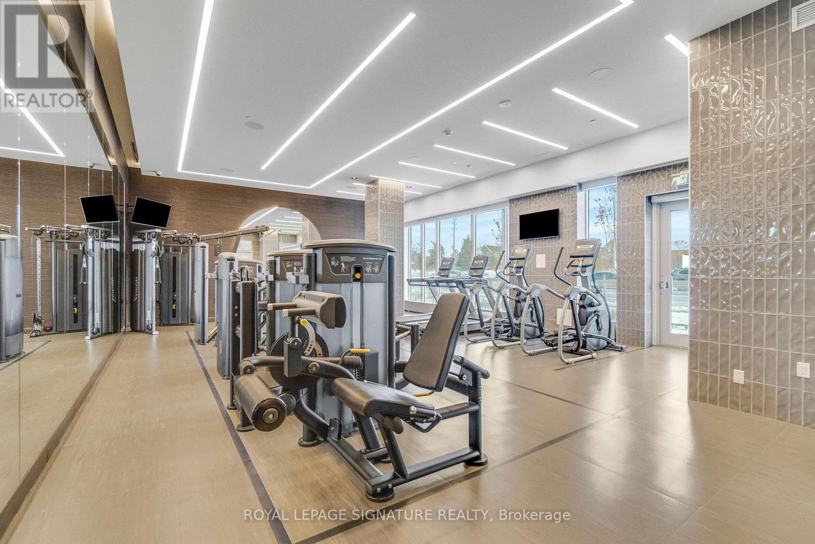 Ph111 - 412 Silver Maple Road, Oakville, ON - Indoor Photo Showing Gym Room