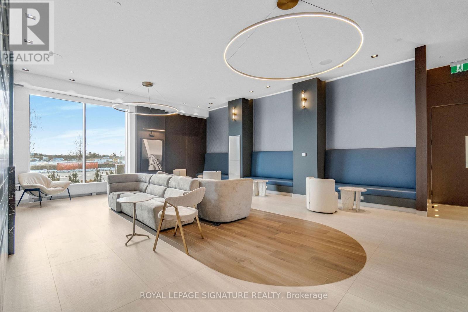 Ph111 - 412 Silver Maple Road, Oakville, ON - Indoor