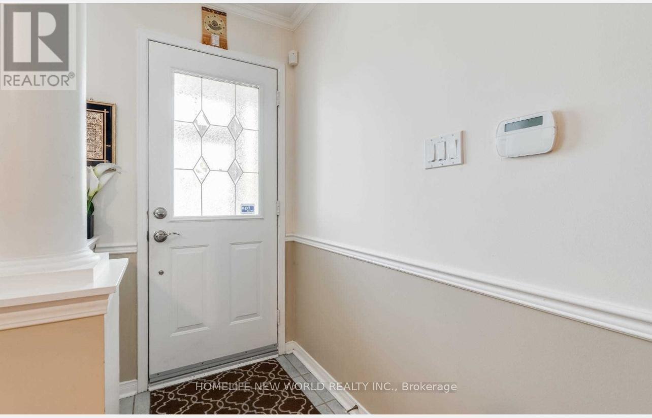 29 Courtfield Crescent, Markham, ON - Indoor Photo Showing Other Room