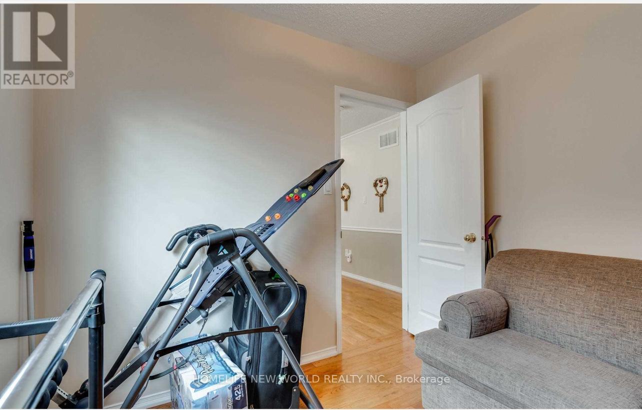 29 Courtfield Crescent, Markham, ON - Indoor
