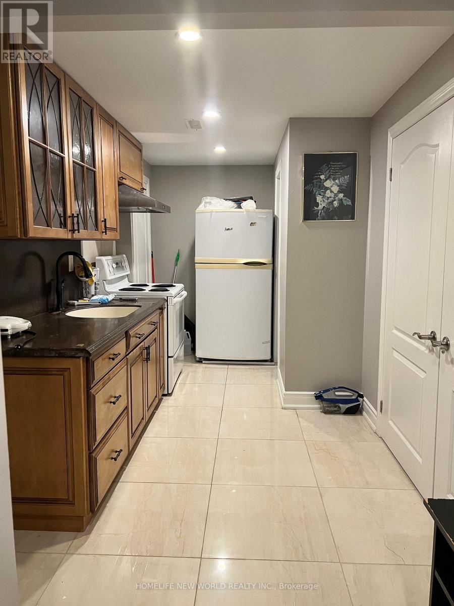 29 Courtfield Crescent, Markham, ON - Indoor Photo Showing Kitchen