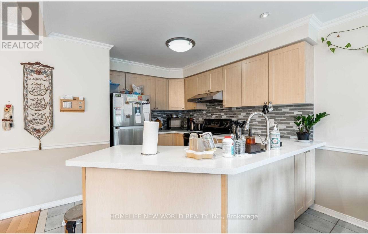 29 Courtfield Crescent, Markham, ON - Indoor Photo Showing Kitchen