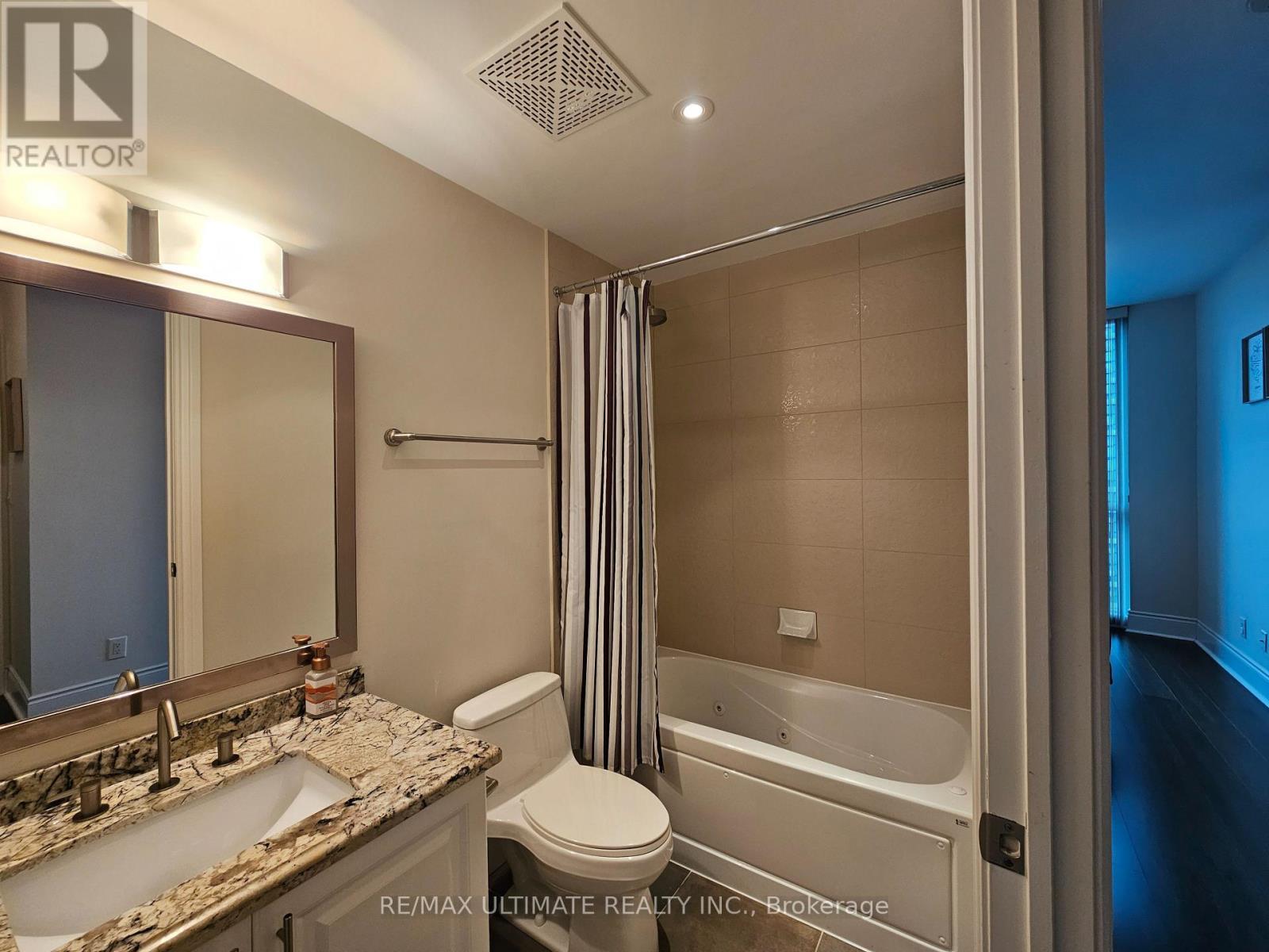 4901 - 33 Bay Street, Toronto, ON - Indoor Photo Showing Bathroom