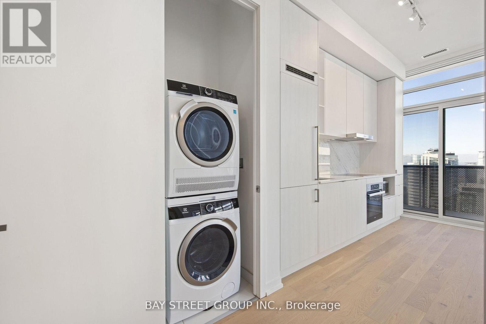 Ph111 - 138 Downes Street, Toronto, ON - Indoor Photo Showing Laundry Room