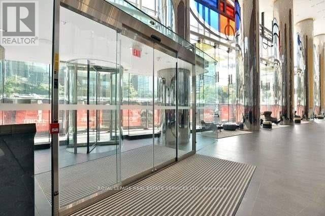 3903 - 10 York Street, Toronto, ON - Indoor Photo Showing Other Room