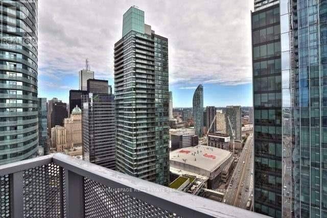 3903 - 10 York Street, Toronto, ON - Outdoor With Facade