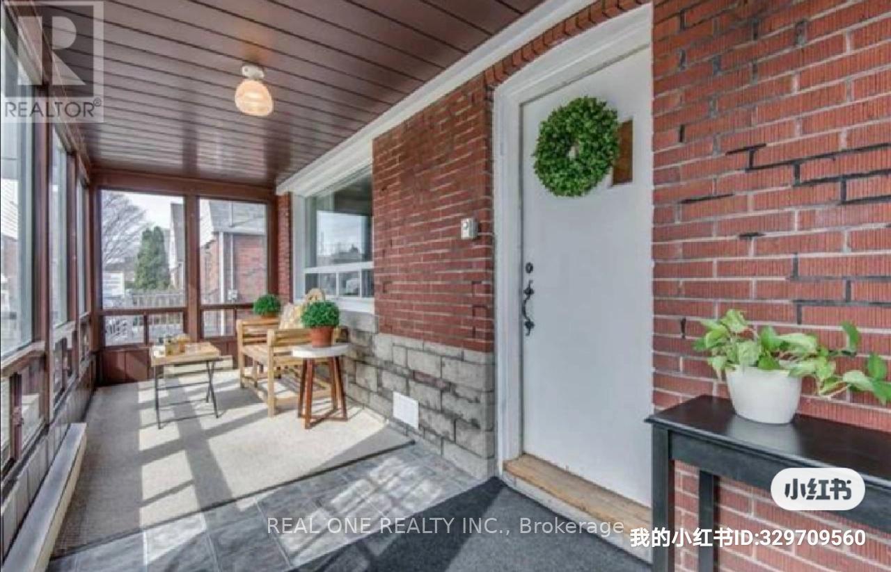 Upper - 18 Gardens Crescent, Toronto, ON - Outdoor With Exterior