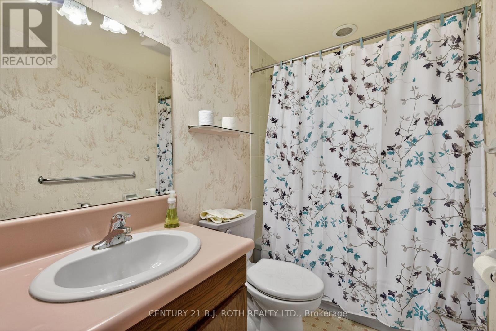 87 Tecumseth Pines Drive, New Tecumseth, ON - Indoor Photo Showing Bathroom