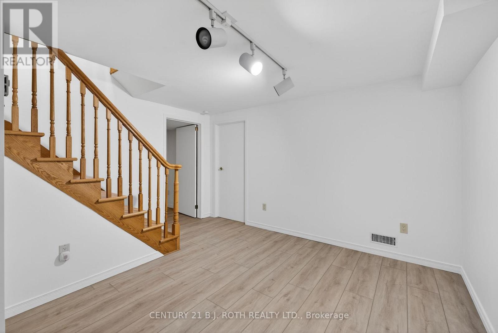 87 Tecumseth Pines Drive, New Tecumseth, ON - Indoor Photo Showing Other Room