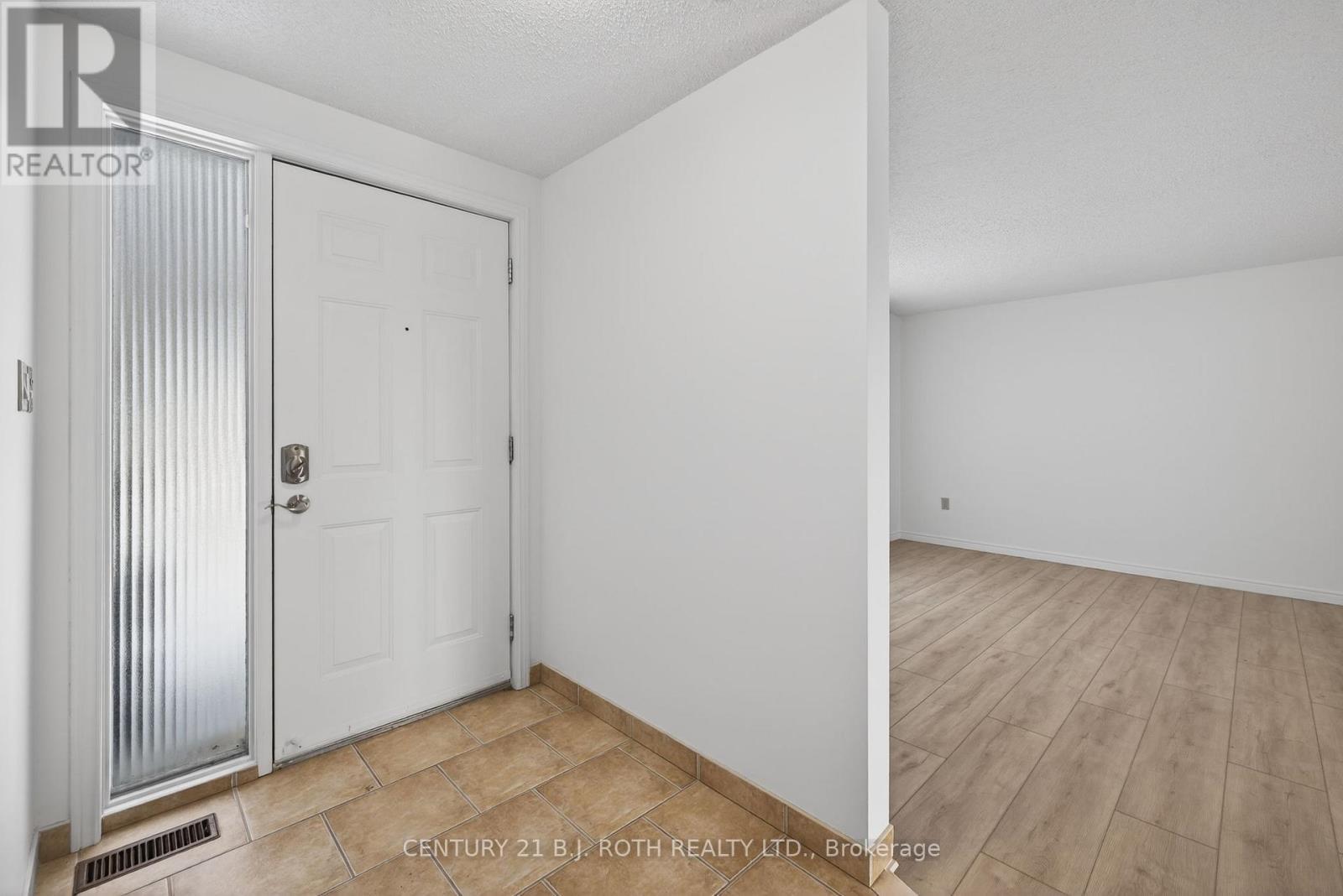 87 Tecumseth Pines Drive, New Tecumseth, ON - Indoor Photo Showing Other Room