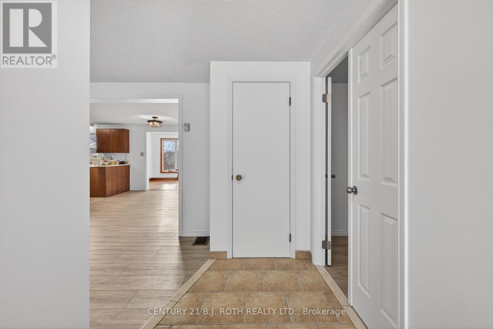 87 Tecumseth Pines Drive, New Tecumseth, ON - Indoor Photo Showing Other Room