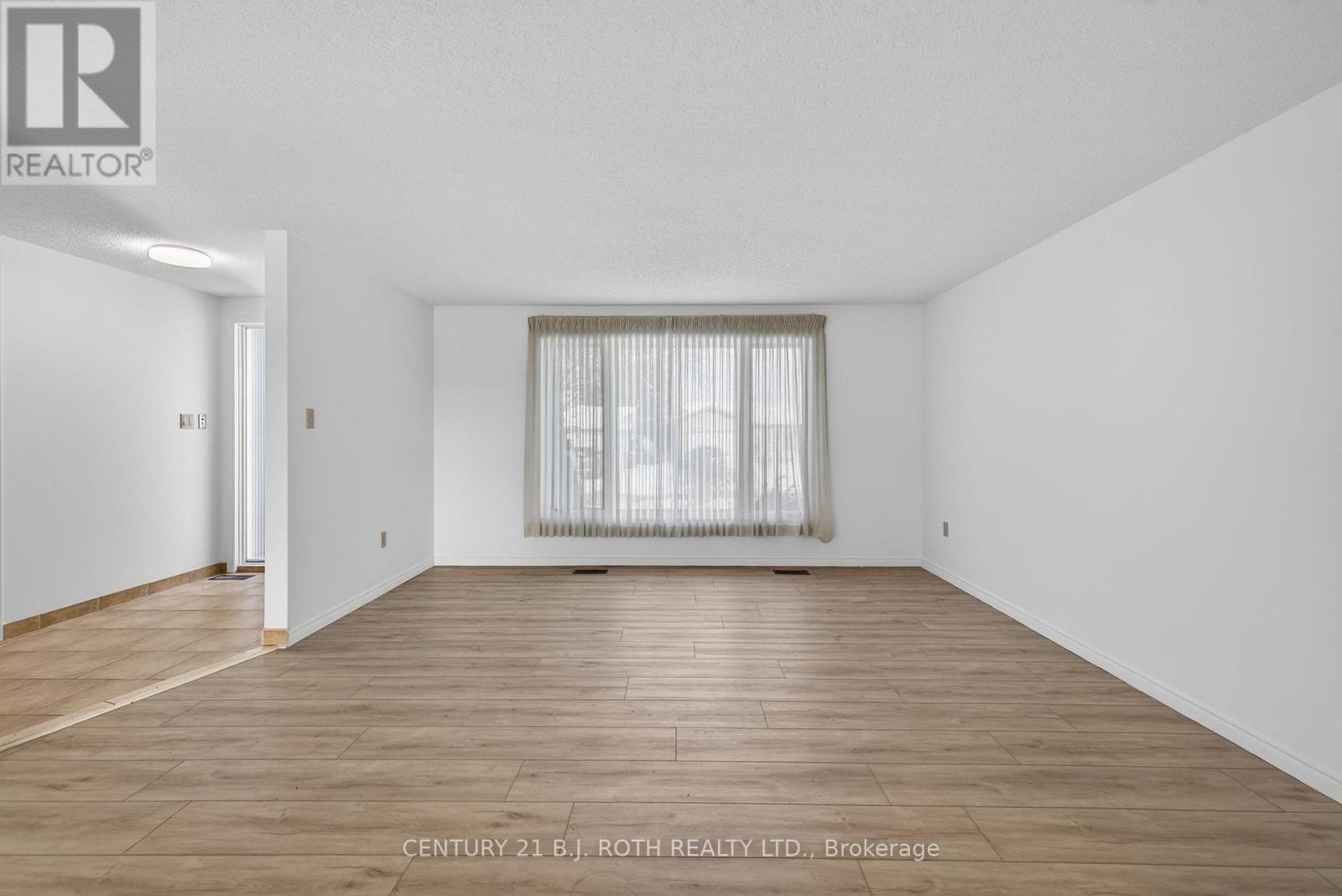 87 Tecumseth Pines Drive, New Tecumseth, ON - Indoor Photo Showing Other Room