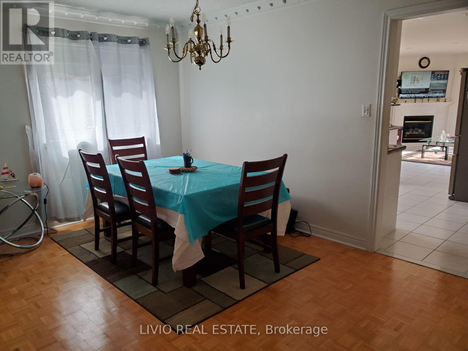 71 Fiddleneck Crescent, Brampton, ON - Indoor Photo Showing Dining Room