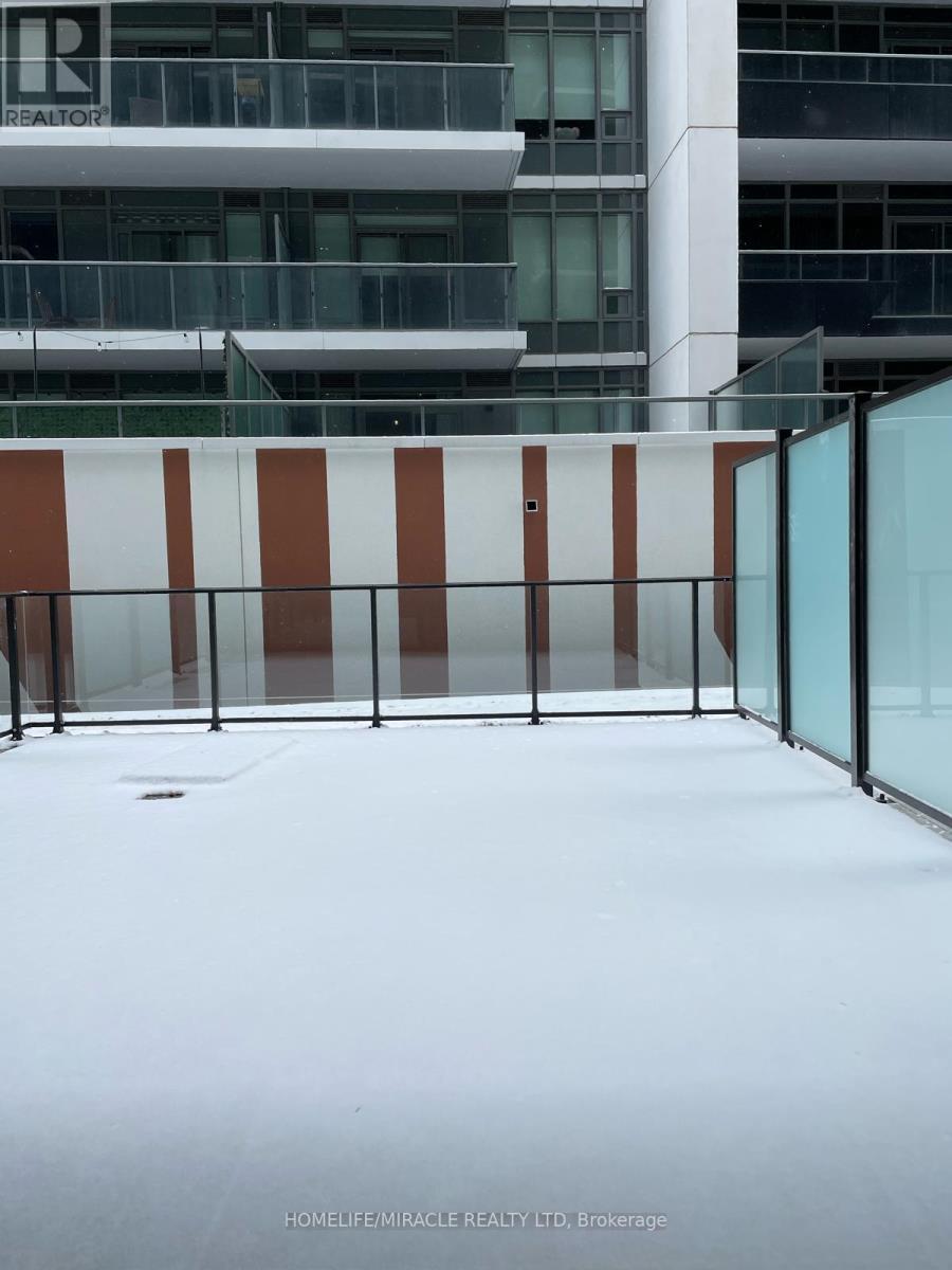 318 - 1 Jarvis Street, Hamilton, ON - Outdoor