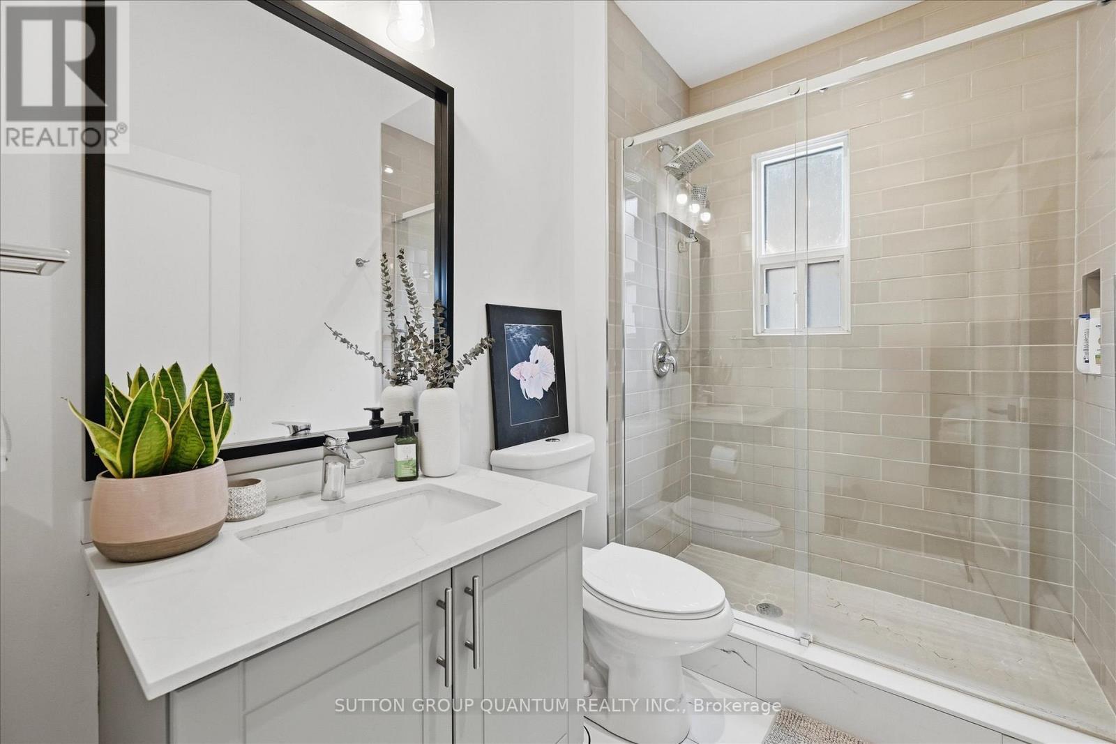 443 King William Street, Hamilton, ON - Indoor Photo Showing Bathroom