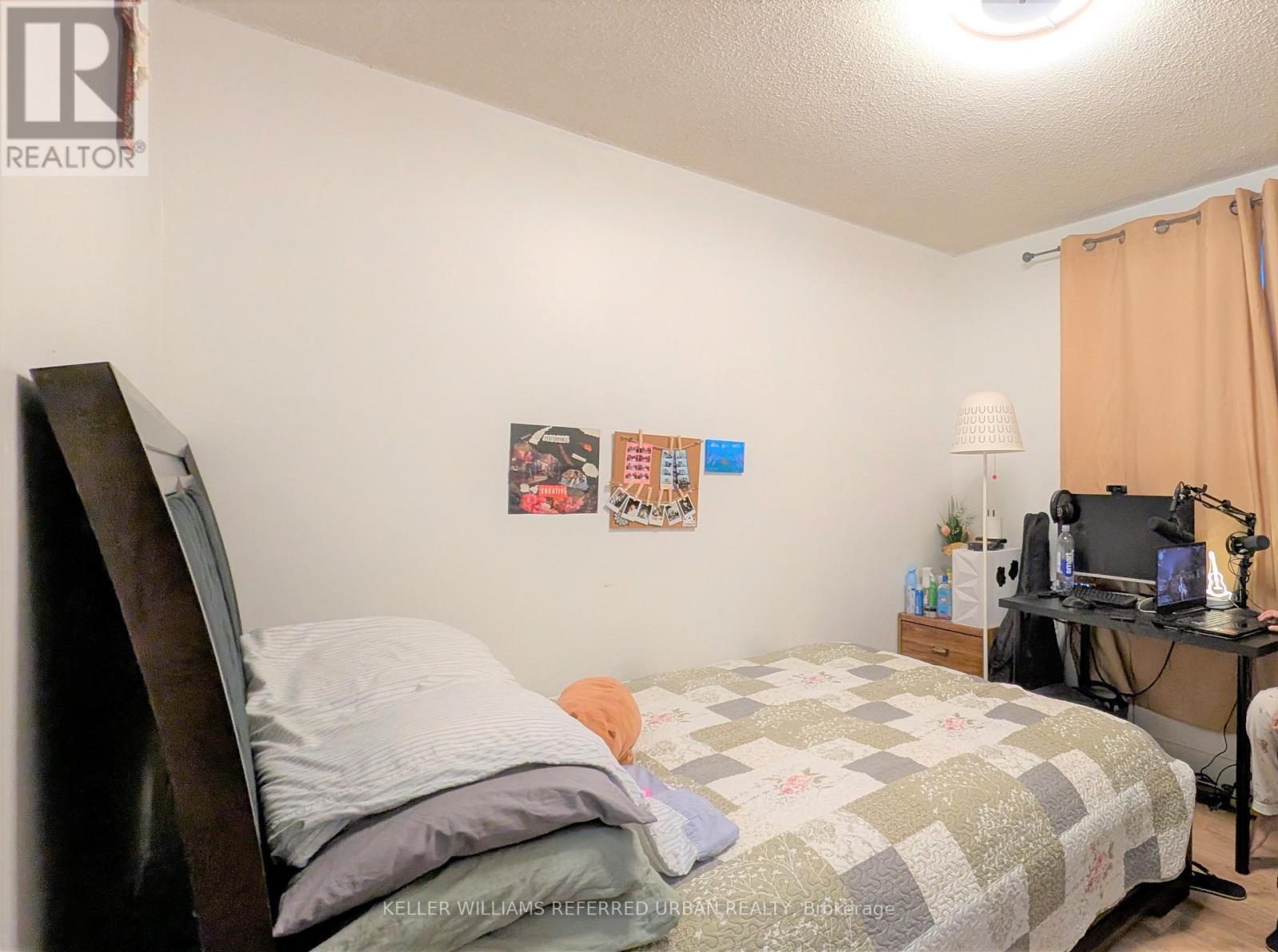 Main - 6532 Kuhn Crescent, Niagara Falls, ON - Indoor Photo Showing Bedroom
