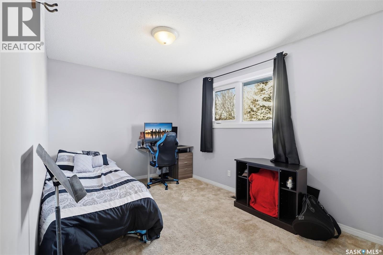 349 Waterloo Crescent, Saskatoon, SK - Indoor Photo Showing Bedroom