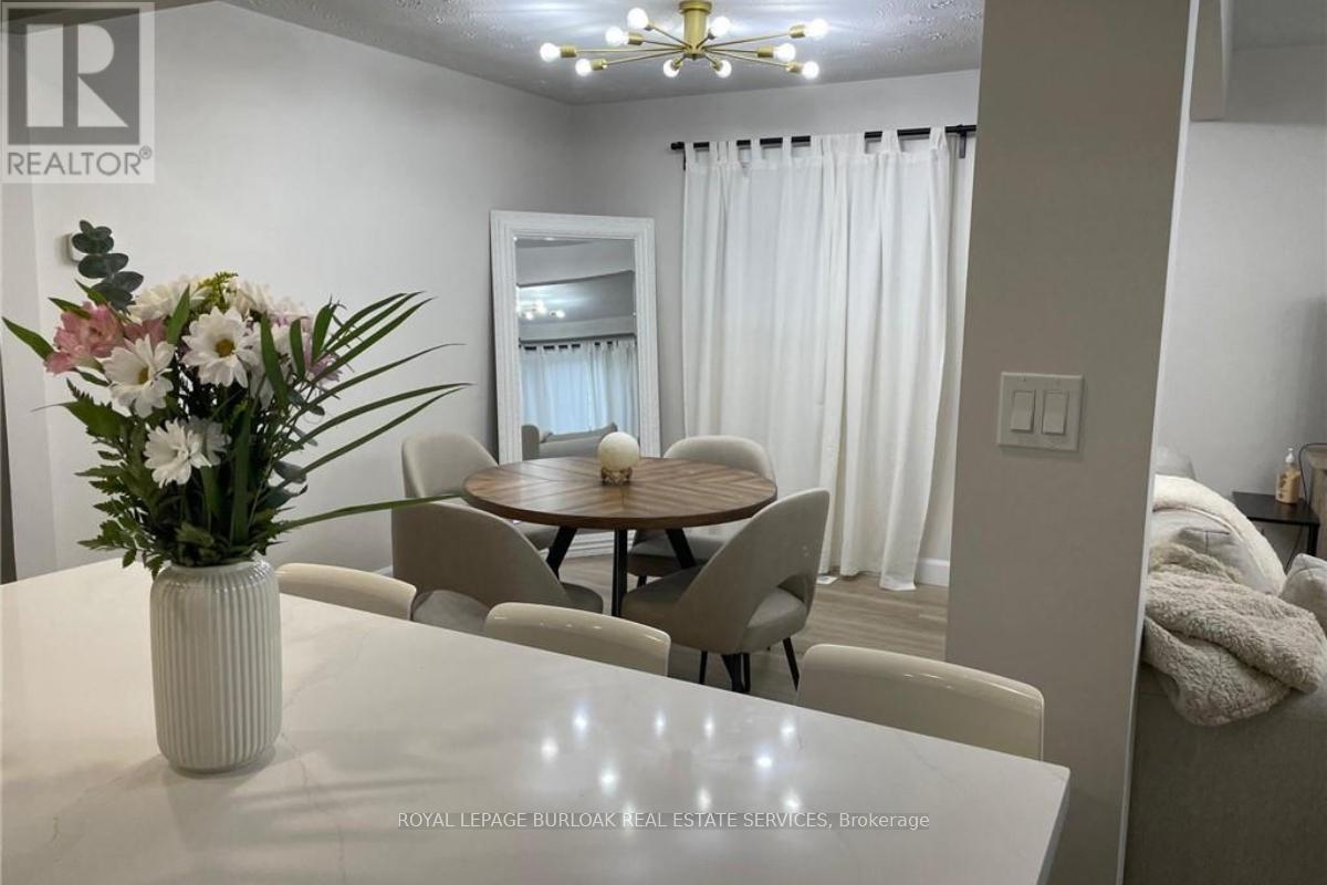 Upper - 564 Waterloo Street, Hamilton, ON - Indoor Photo Showing Dining Room