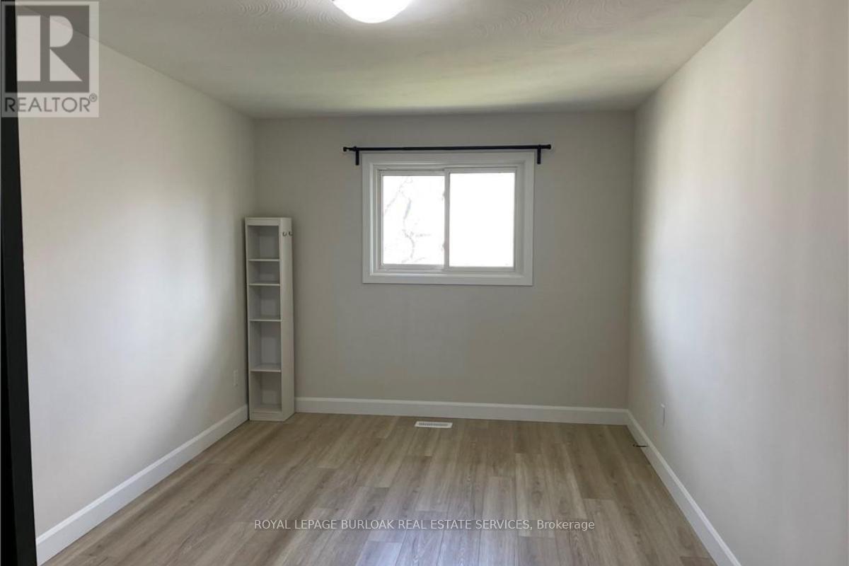 Upper - 564 Waterloo Street, Hamilton, ON - Indoor Photo Showing Other Room