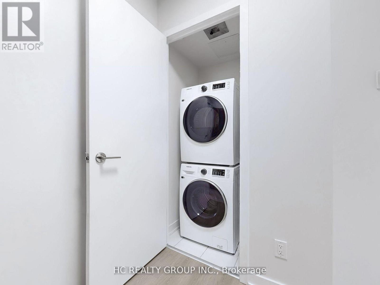 Lph08 - 15 Ellerslie Avenue, Toronto, ON - Indoor Photo Showing Laundry Room