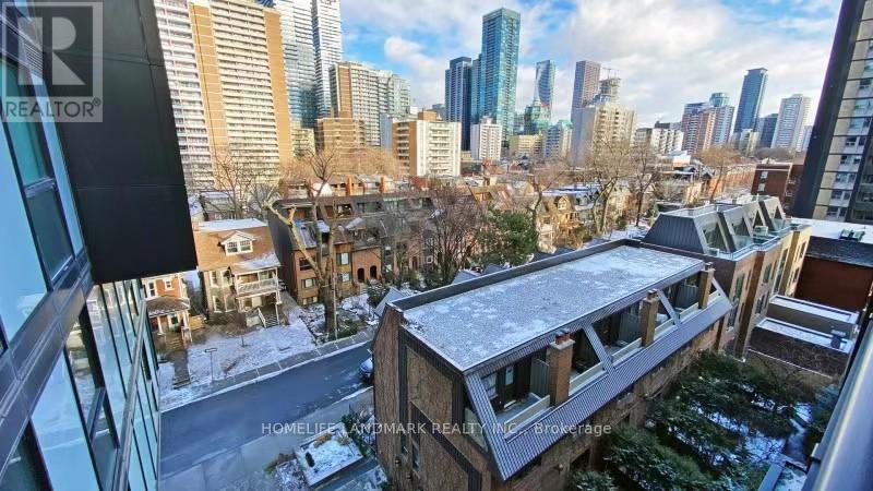 607 - 17 Dundonald Street, Toronto, ON - Outdoor