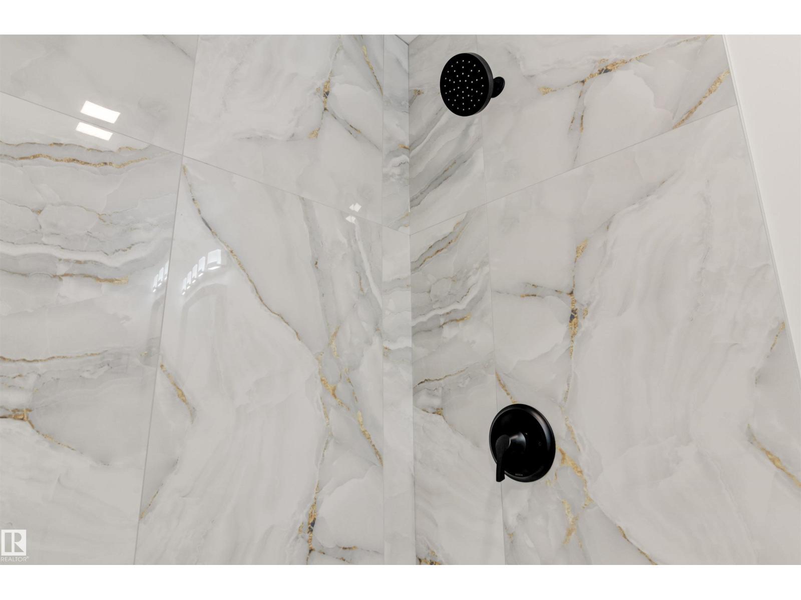 123 Morin Maze Mz Nw, Edmonton, AB - Indoor Photo Showing Bathroom