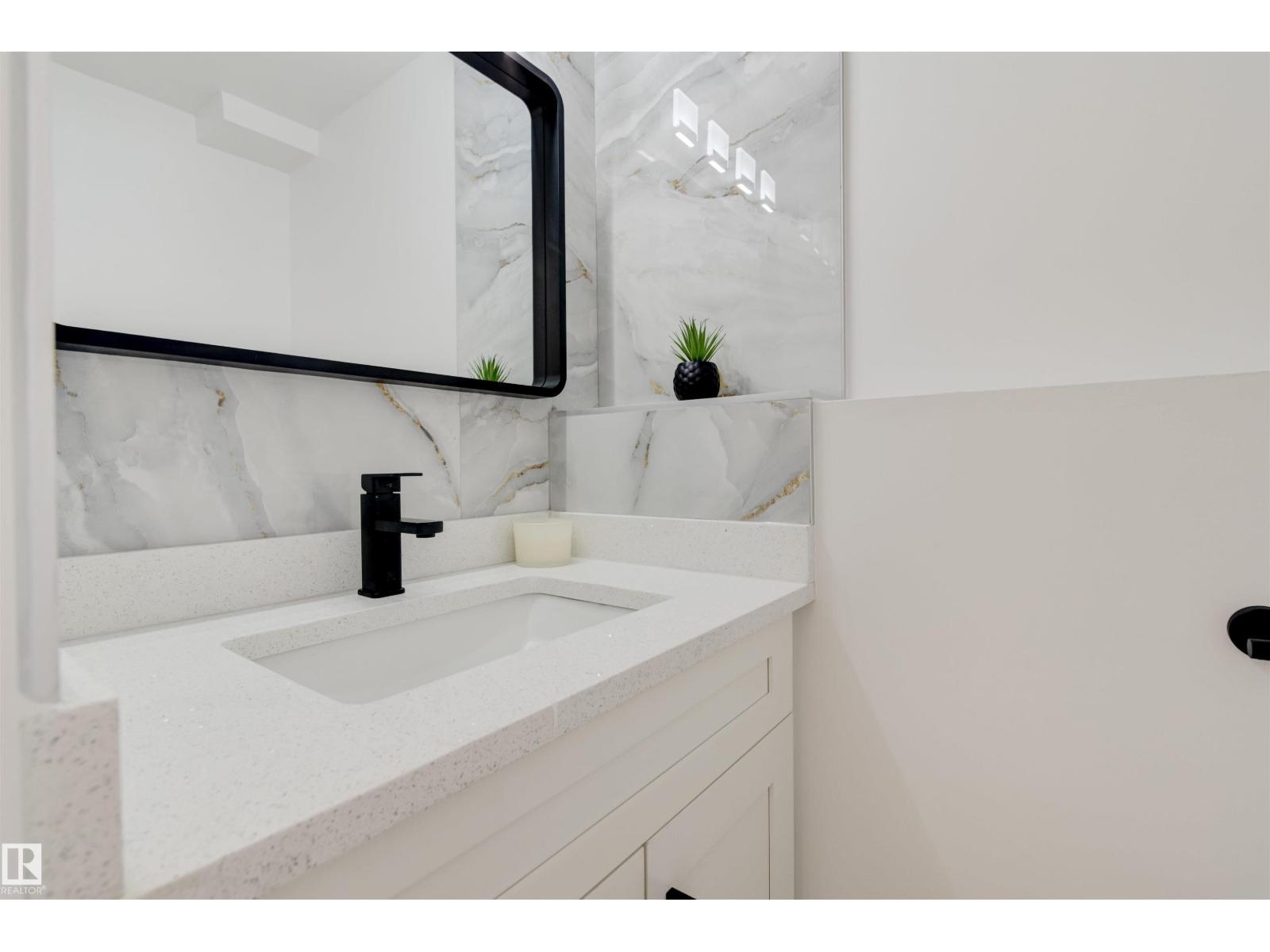 123 Morin Maze Mz Nw, Edmonton, AB - Indoor Photo Showing Bathroom